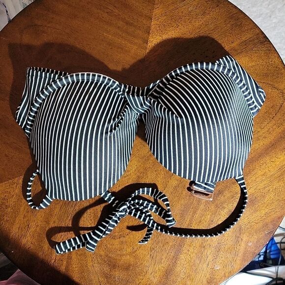 BRAND NEW SHADE&SHORE BLACK & WHITE STRIPE BIKINI TOP - Picture 6 of 11